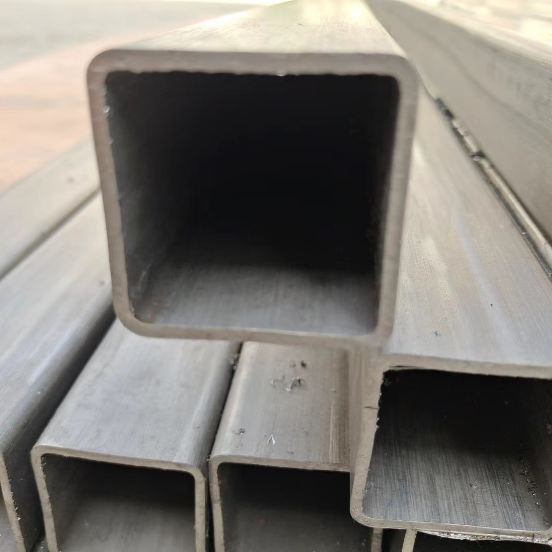 Titanium alloy welded pipe